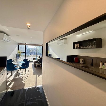 Midnight Luxe 1Br 1Bath Apartment 104 In The Heart Of Braddon Pool Sauna Secure Parking Wine Wifi キャンベラ エクステリア 写真