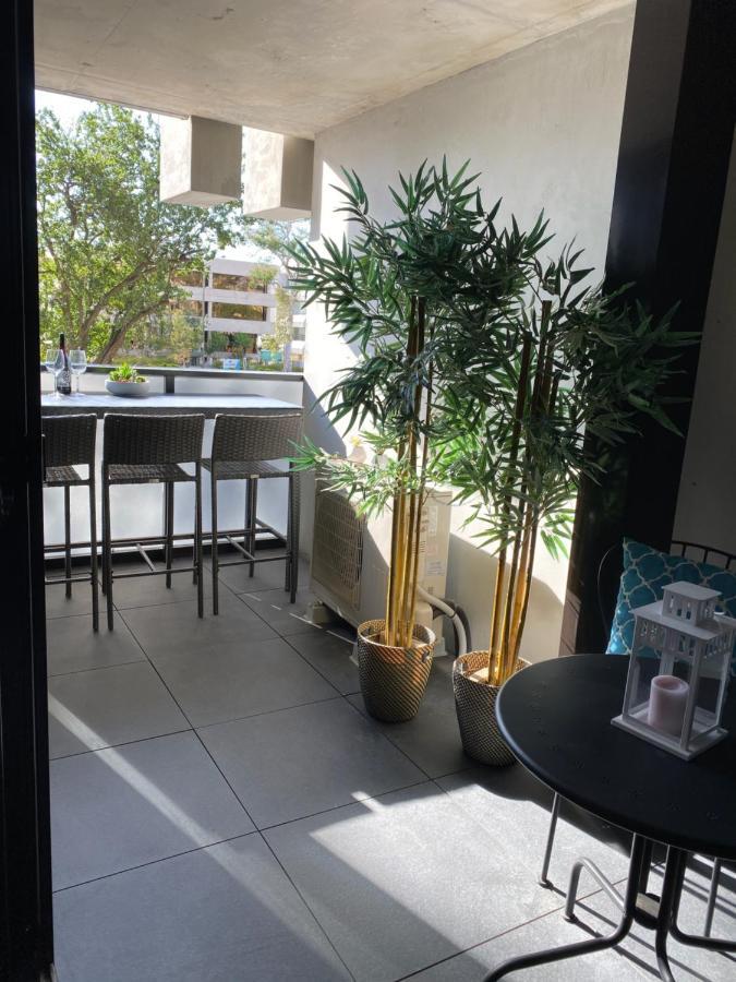 Midnight Luxe 1Br 1Bath Apartment 104 In The Heart Of Braddon Pool Sauna Secure Parking Wine Wifi キャンベラ エクステリア 写真