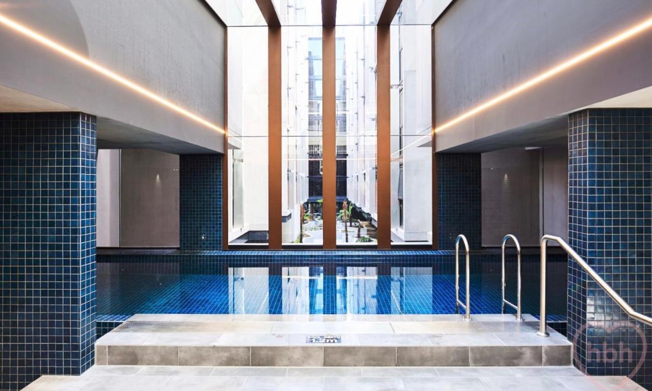Midnight Luxe 1Br 1Bath Apartment 104 In The Heart Of Braddon Pool Sauna Secure Parking Wine Wifi キャンベラ エクステリア 写真