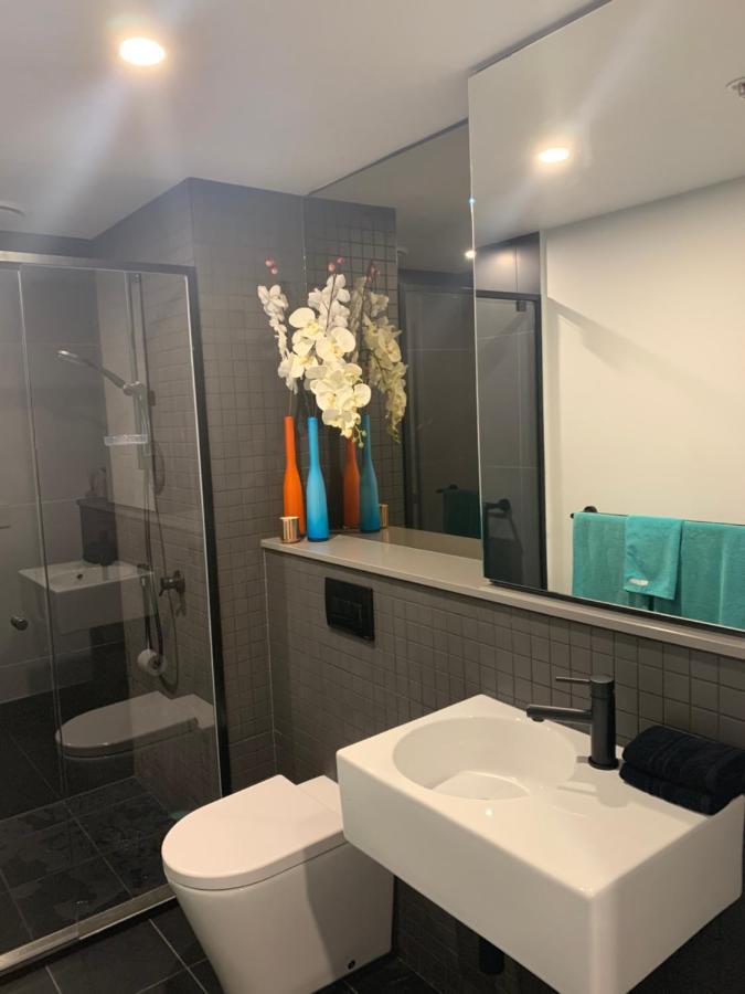 Midnight Luxe 1Br 1Bath Apartment 104 In The Heart Of Braddon Pool Sauna Secure Parking Wine Wifi キャンベラ エクステリア 写真