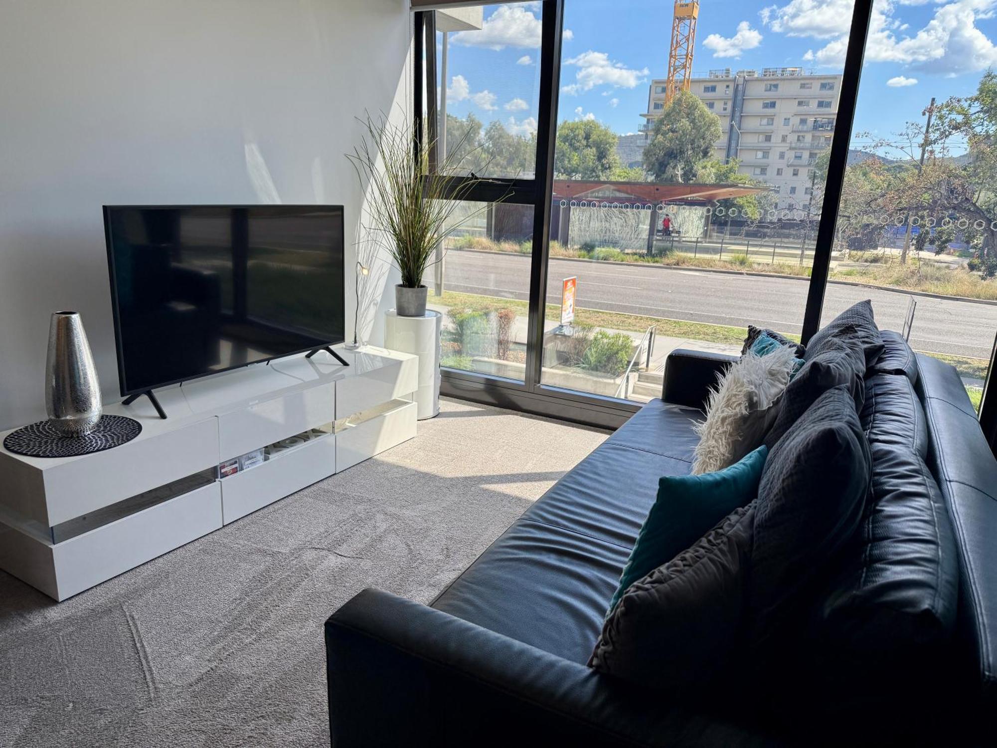 Midnight Luxe 1Br 1Bath Apartment 104 In The Heart Of Braddon Pool Sauna Secure Parking Wine Wifi キャンベラ エクステリア 写真
