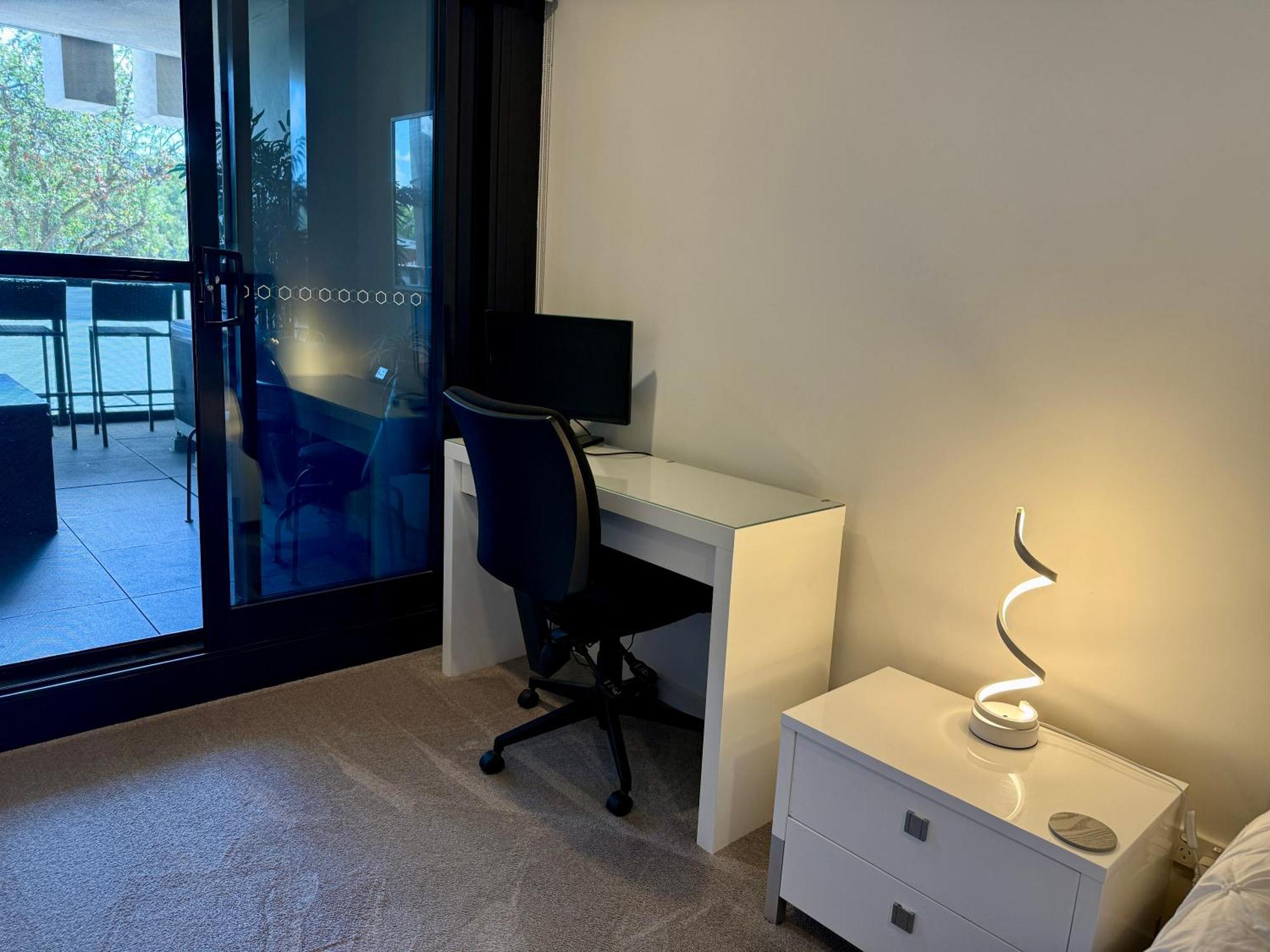 Midnight Luxe 1Br 1Bath Apartment 104 In The Heart Of Braddon Pool Sauna Secure Parking Wine Wifi キャンベラ エクステリア 写真